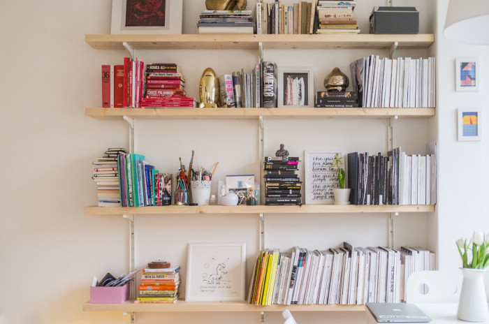 İngilizcede Yardımcı Editör Nedir?